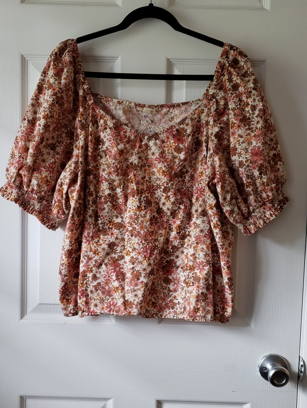 a.n.a Floral Puff-Sleeve V Neck Top - Cream & Rust